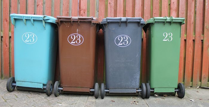 Prašome neužstatyti atliekų konteinerių