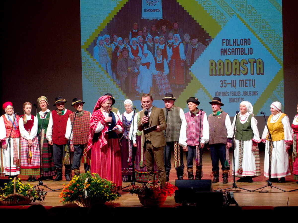 Fokloro ansambliui „Radasta“ – 35 | Trakų rajono savivaldybė