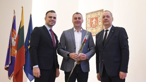 Įteikti pažymėjimai beveik visiems seniūnaičiams
