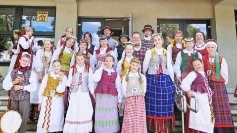 Rūdiškių kultūros centro vaikų ir jaunimo folkloro ansamblis „Griciukas“ reprezentavo Trakų rajoną