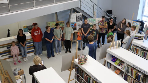 Į Lentvario biblioteką pakvietė piešinių paroda „Piešti Lentvario pasakojimai“