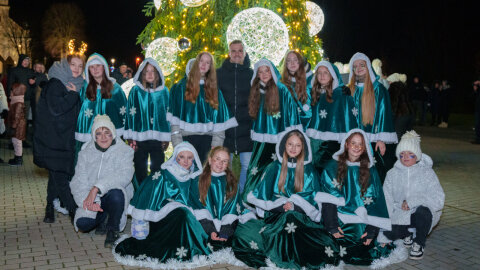 Kalėdų eglutės įžiebtos Lentvaryje ir Rūdiškėse